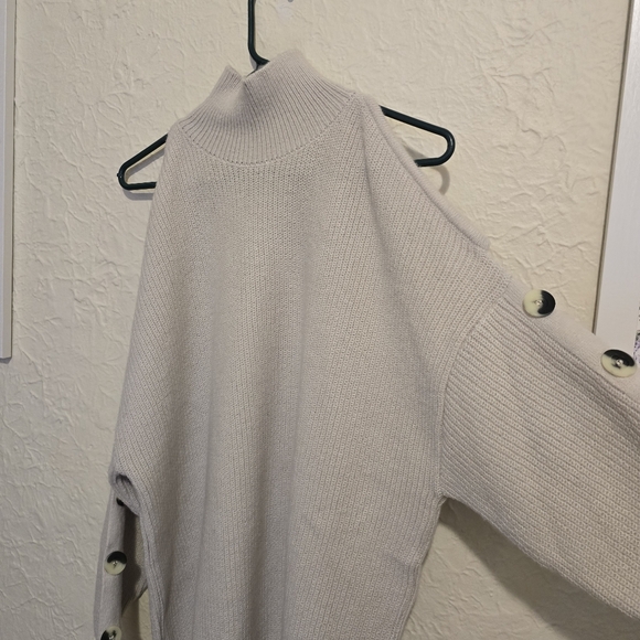VENUS Beige Cold Shoulder Knit Sweater Brown Buttons Down LongSleeves Size SMALL - Picture 9 of 17